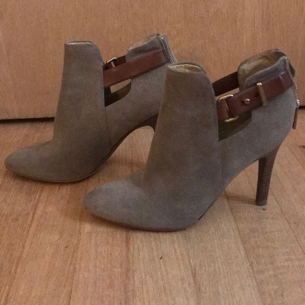 Coach Ann Suede Heels - Size 8